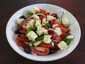 Salata Horiatiki Greek Salad