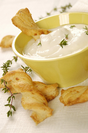 Cheese Sticks in Yogurt Dip